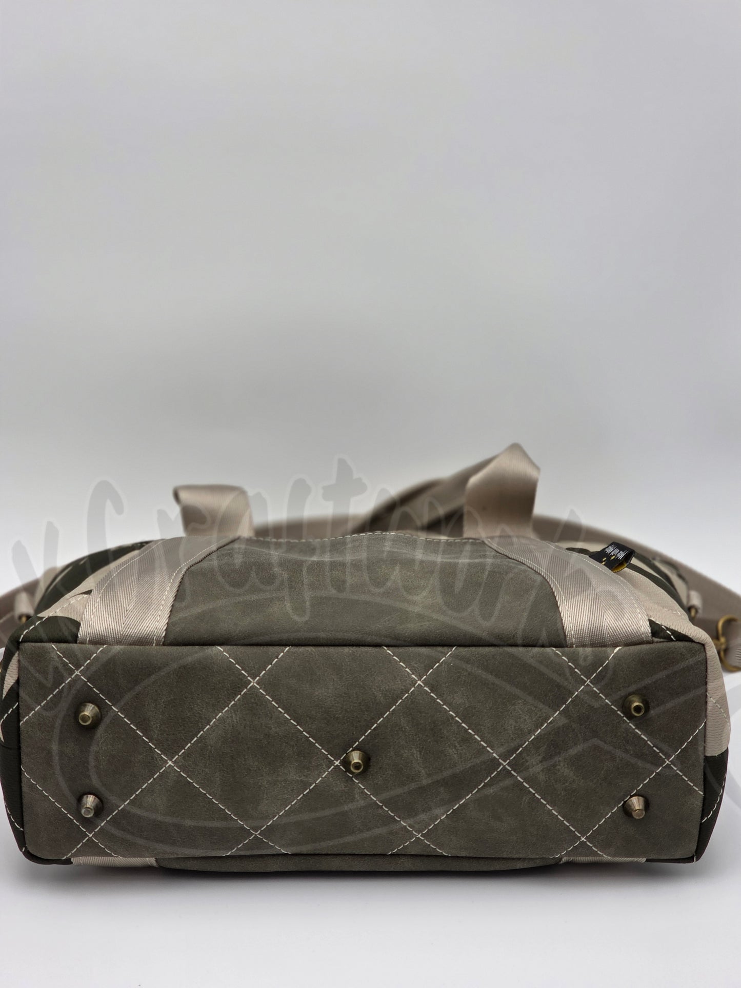 Oxbow Tote - Beige/olive green and camo