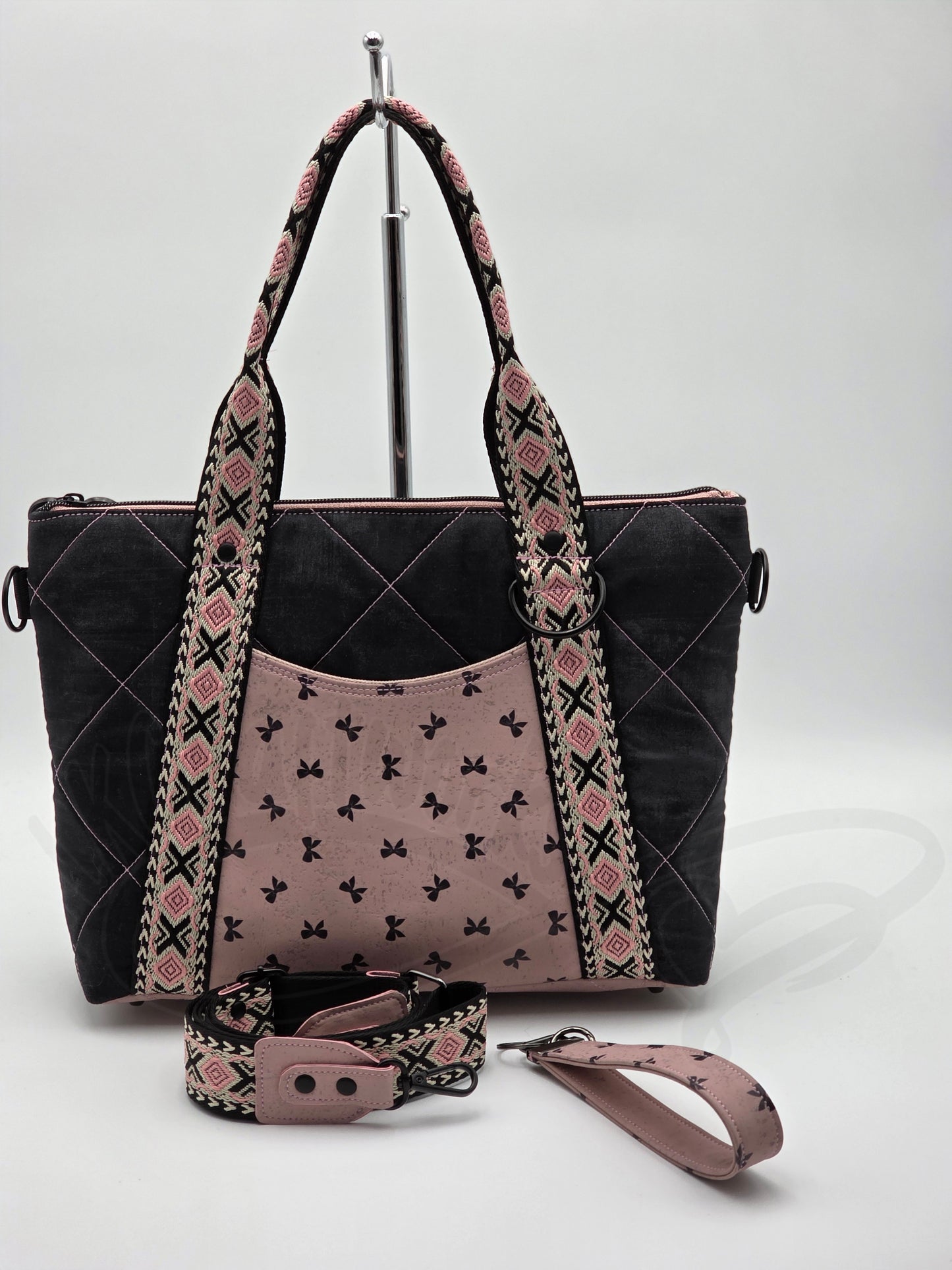 Oxbow Tote - Pink and black bows with matching wallet and keyfob
