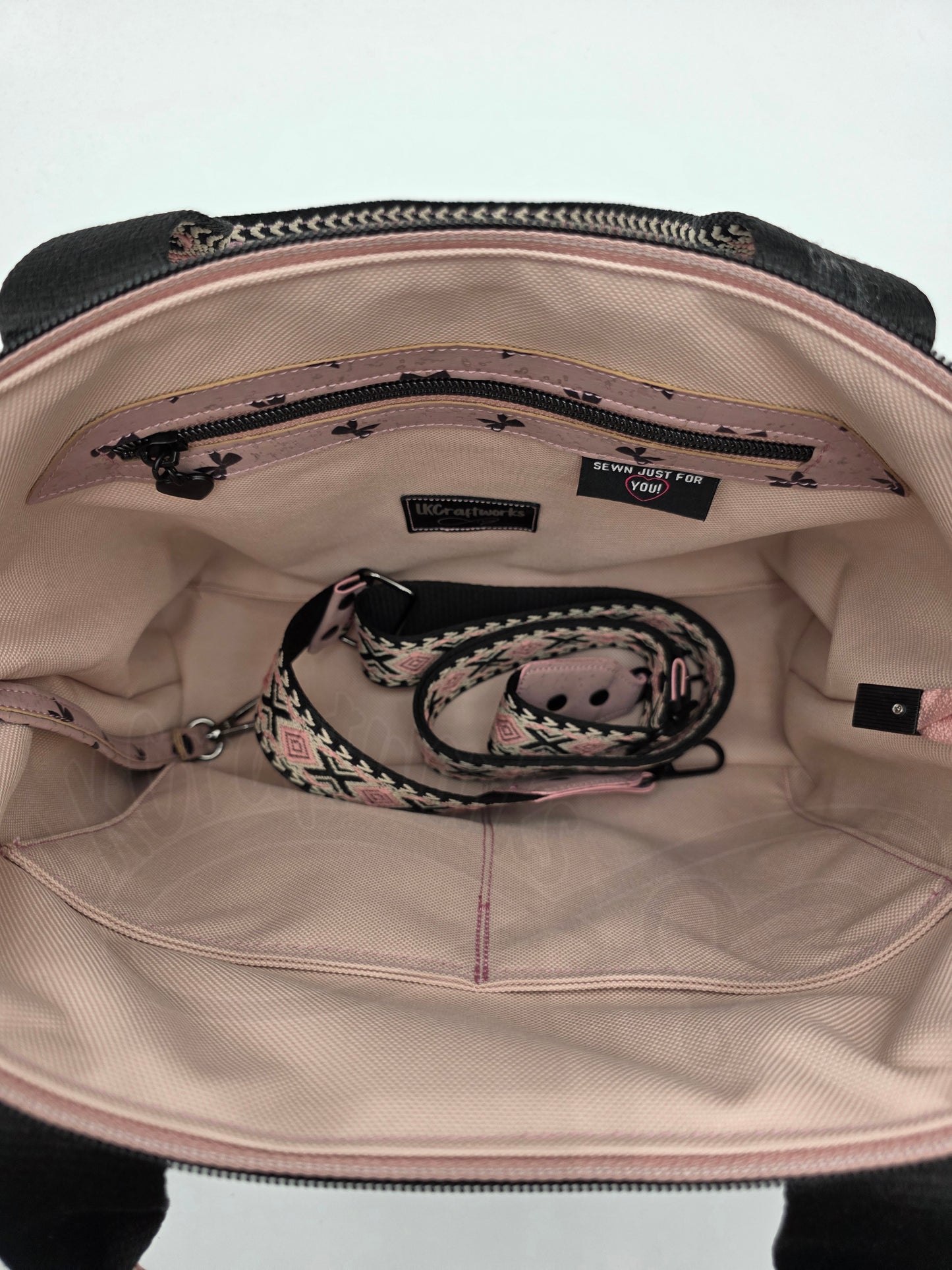 Oxbow Tote - Pink and black bows with matching wallet and keyfob