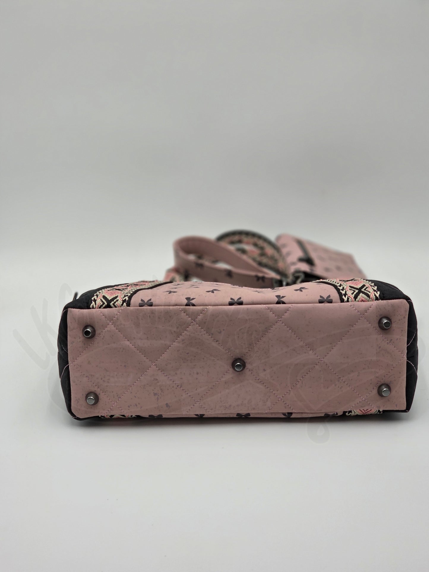 Oxbow Tote - Pink and black bows with matching wallet and keyfob