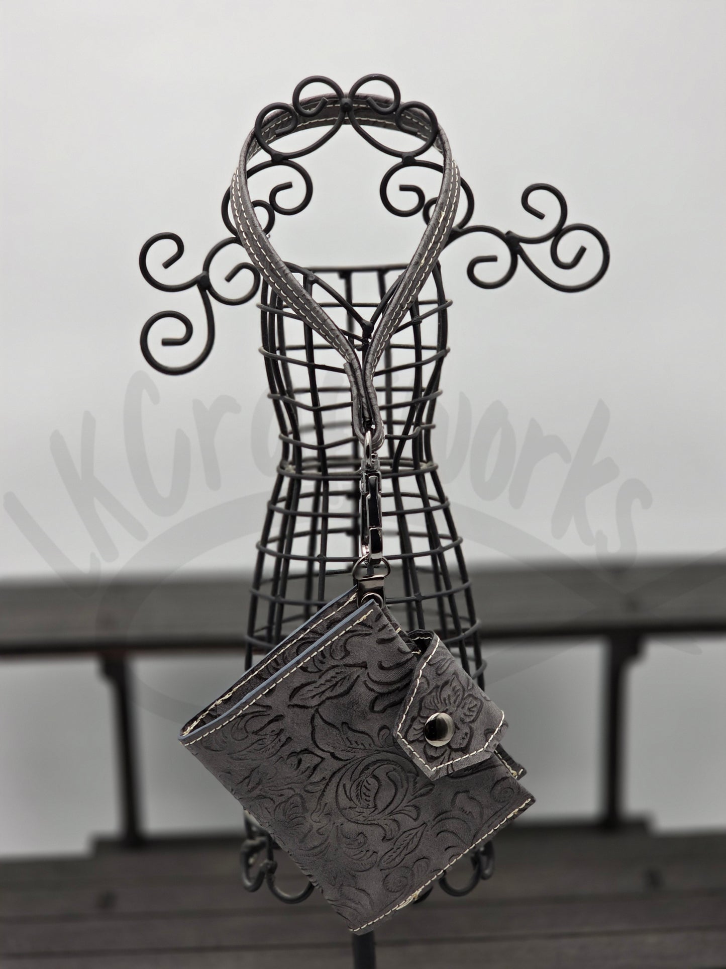Key Fob Wallet - Grey western floral