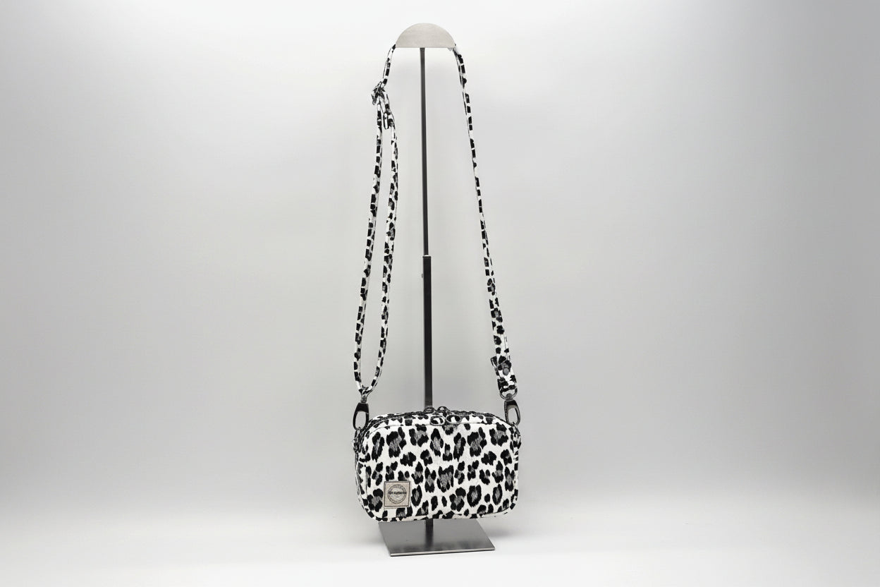 Tiny Cata Crossbody