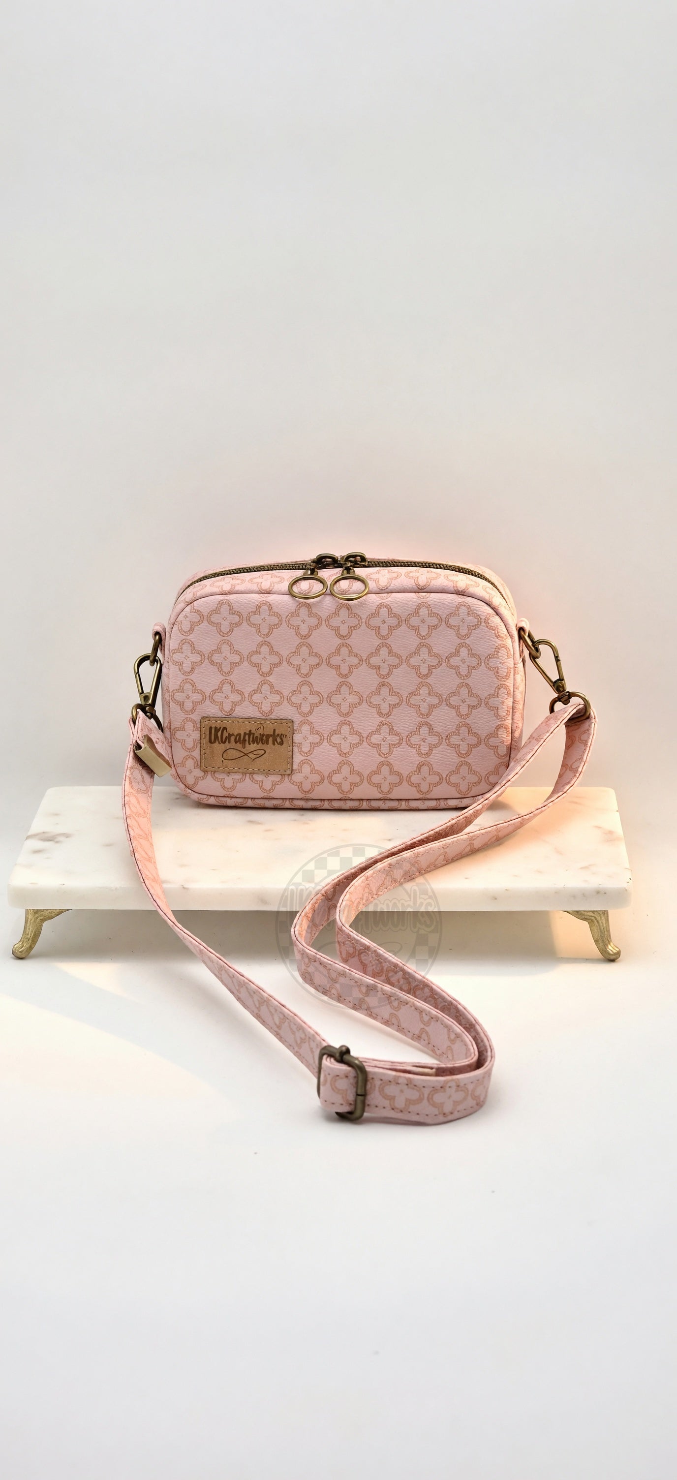 Tiny Cata Crossbody