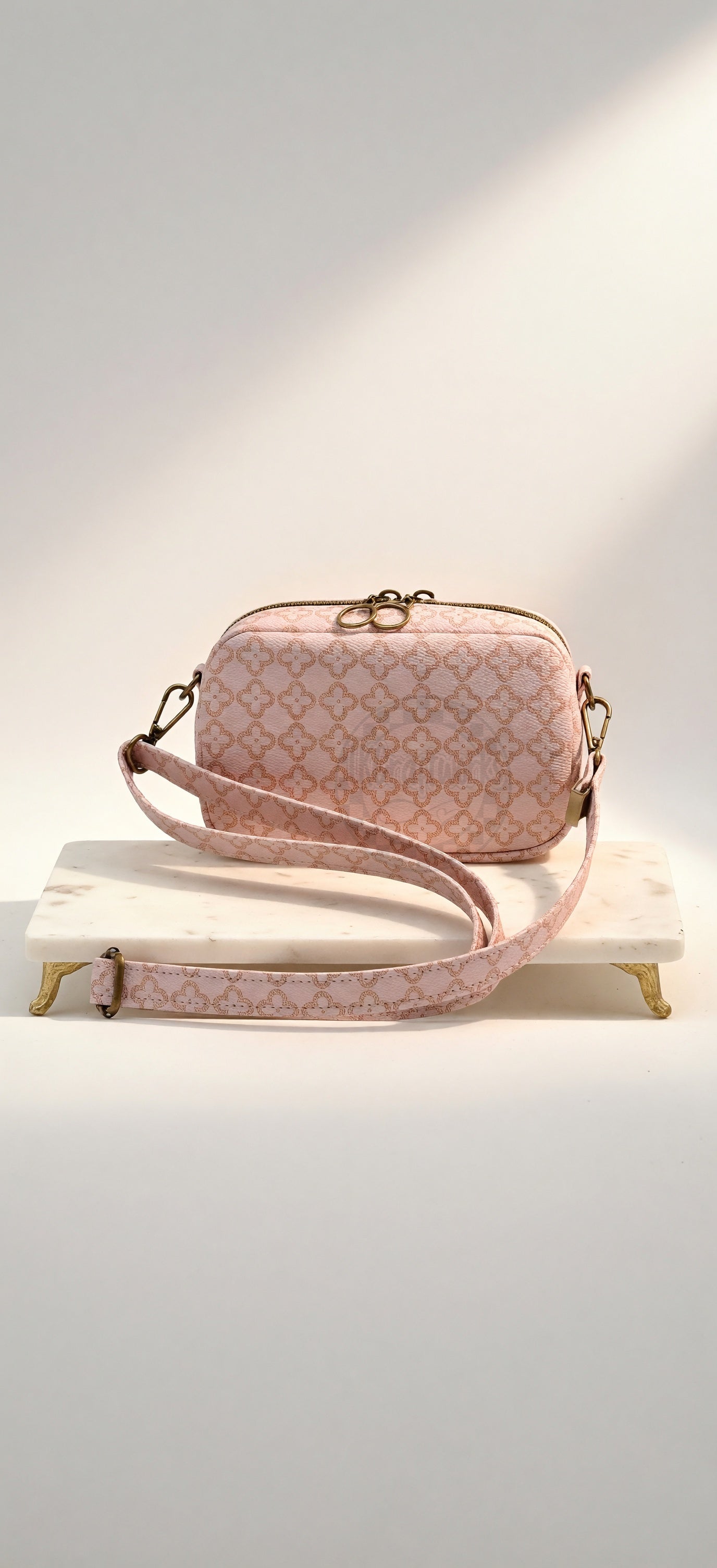 Tiny Cata Crossbody
