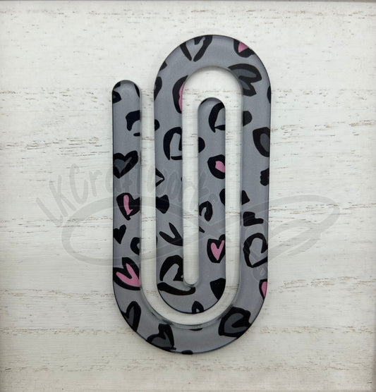 Jumbo paperclip bookmark- Grey heart leopard